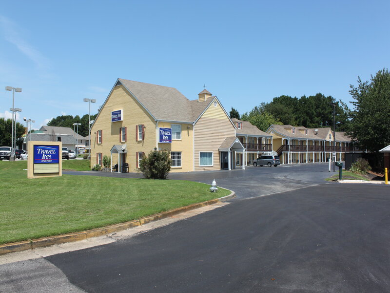 View of the Lobby Building at the Travel Inn of Buford, Buford GA